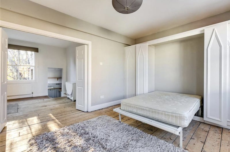 'Beautiful one bed Battersea flat' Room to Rent from SpareRoom