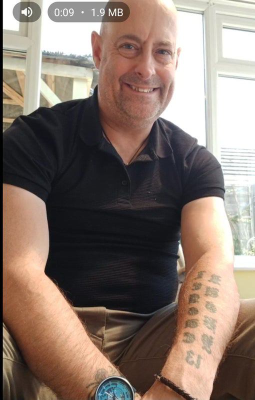 Photo 1: I love this photo, makes my arms look bigger than they are haha 😄 