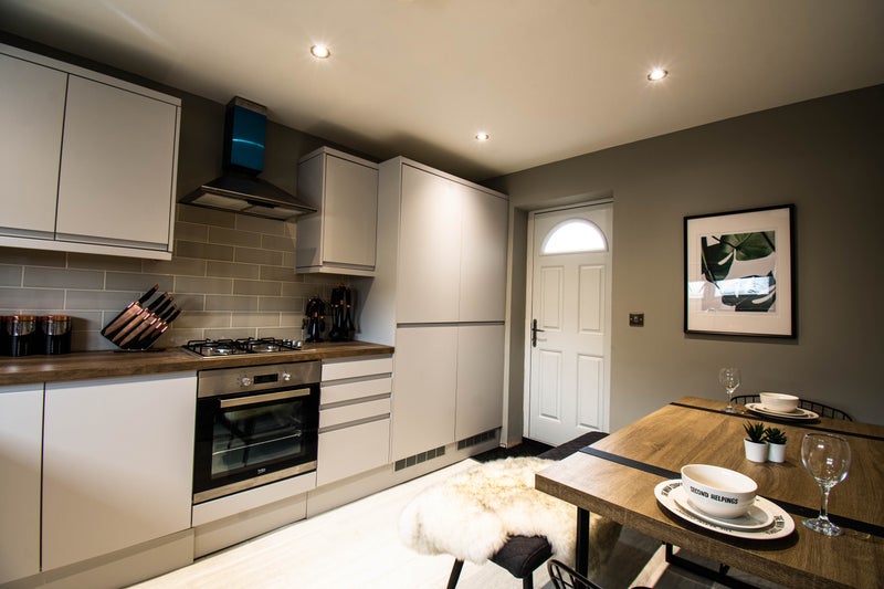 Photo 1: Kitchen-diner