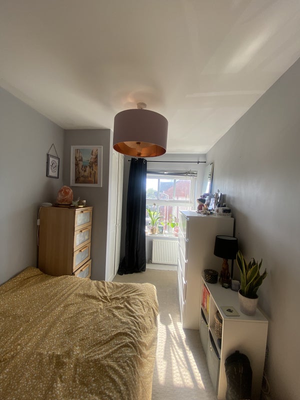 'Double room in Whalley Range' Room to Rent from SpareRoom