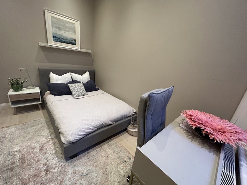 Photo 1: Double Bedroom