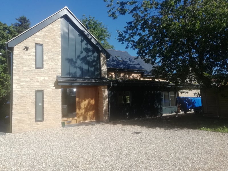 'Large modern house in Stratton area of Cirencester' Room to Rent from