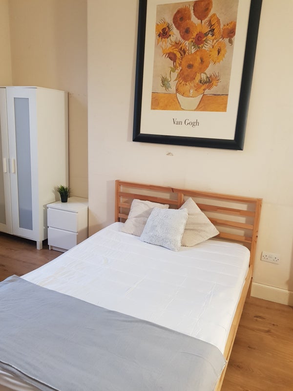 '2 Studio flats Glasgow West End' Room to Rent from SpareRoom