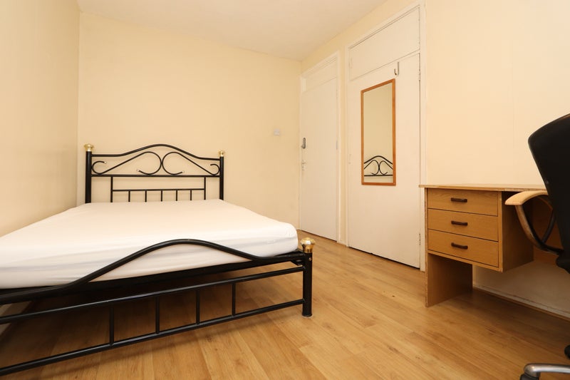 'Rent Happiness In Kilburn Hurry Up!!!' Room to Rent from SpareRoom