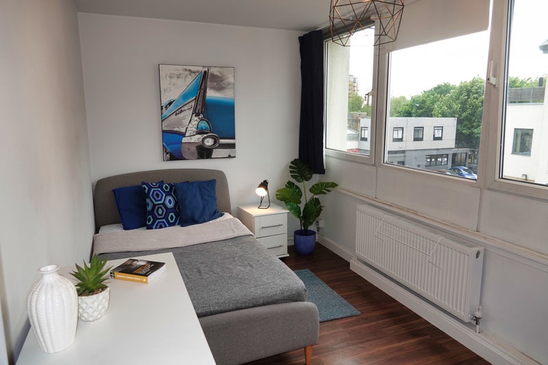 Photo 1: Very Spacious Room With Big Windows