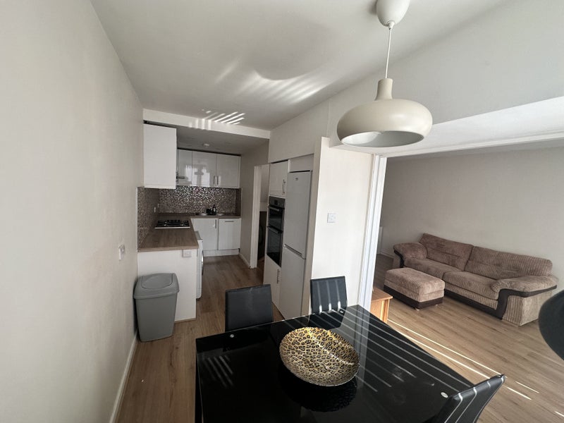 Photo 1: Kitchen/diner