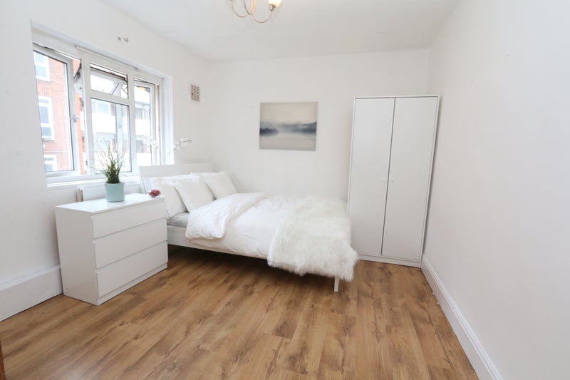 'Double Room In Stepney Green' Room to Rent from SpareRoom