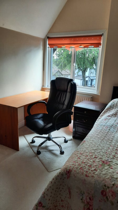Photo 6: Bedroom