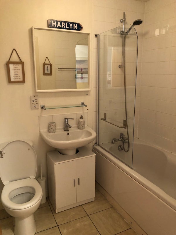 'Spare room + bathroom Netherton west end Glasgow' Room to Rent from SpareRoom