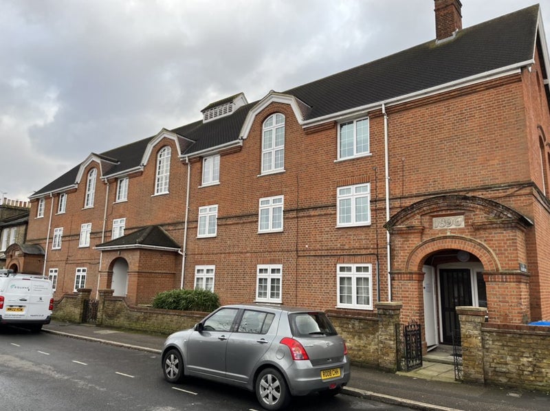 'One bedroom flat in Wimbledon (SW19)' Room to Rent from SpareRoom