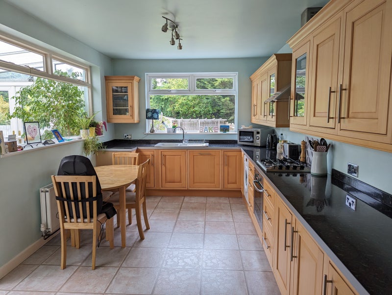 Photo 1: Spacious kitchen/ diner