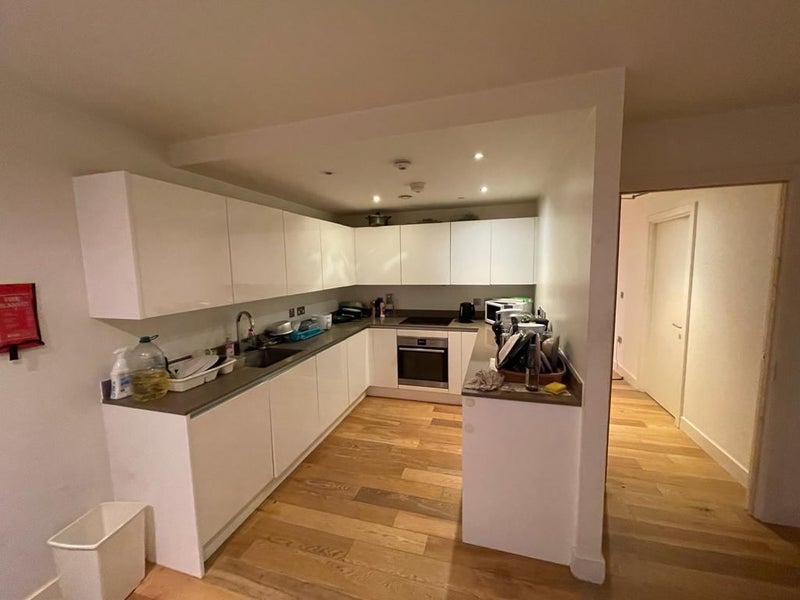 ' Double Room In Luxury Flat In Woolwich' Room to Rent from SpareRoom