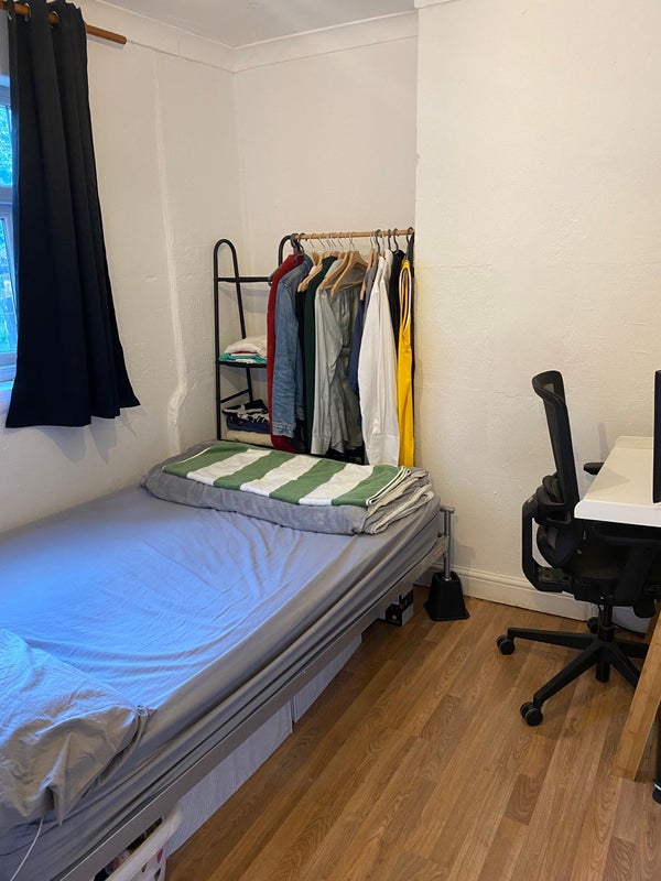 'Friendly Brixton Houseshare' Room to Rent from SpareRoom