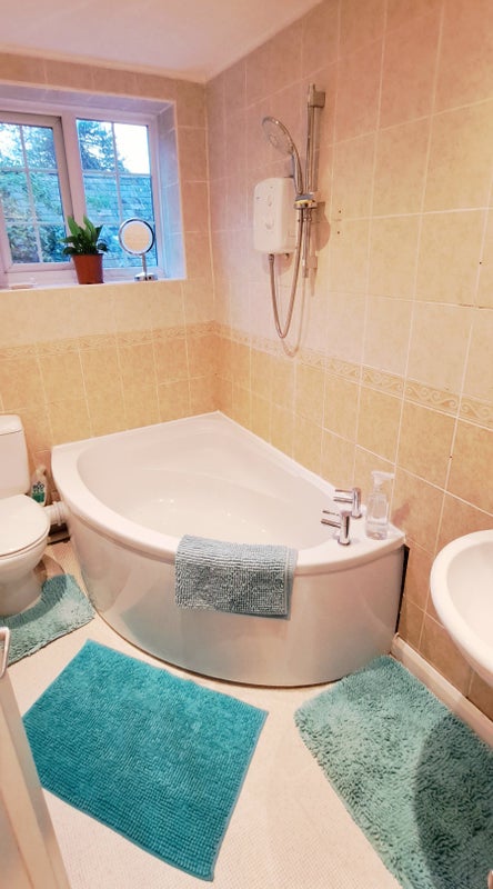 Photo 2: Bathroom