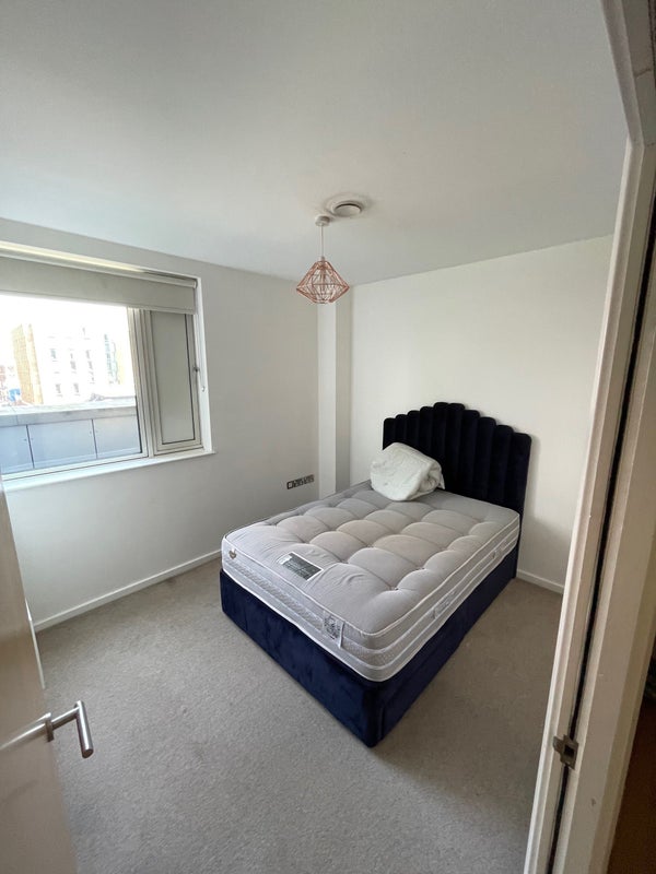 'Double room in huge clean apartment in Ancoats' Room to Rent from