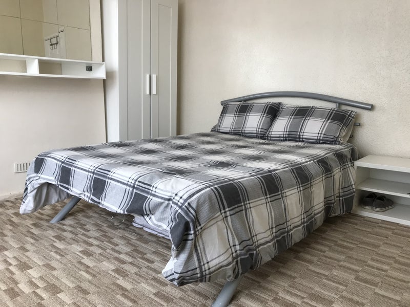 Photo 1: Bedroom 
