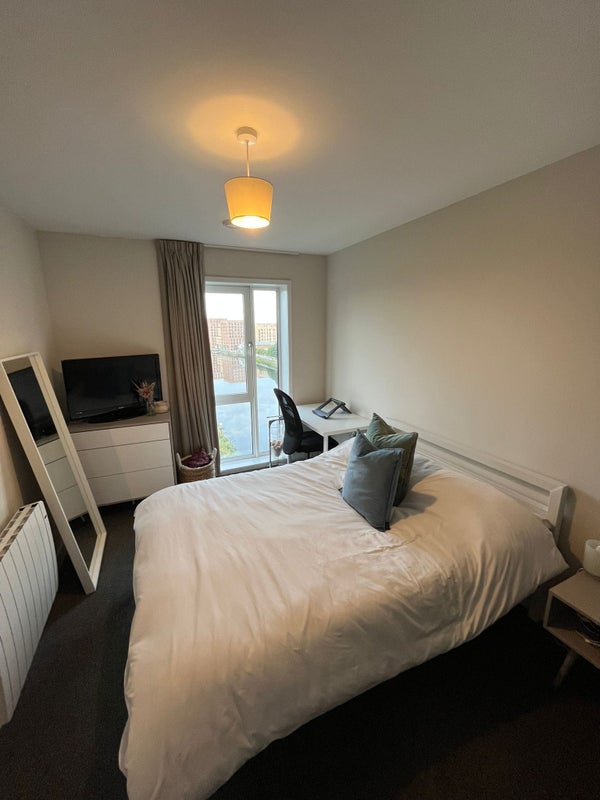 'Room Available In Castlefield' Room to Rent from SpareRoom