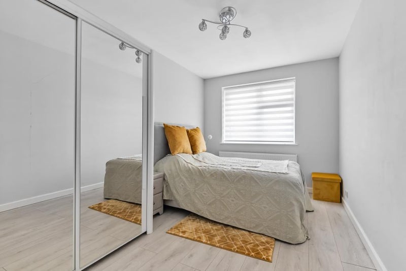 'Double room in Romford ' Room to Rent from SpareRoom