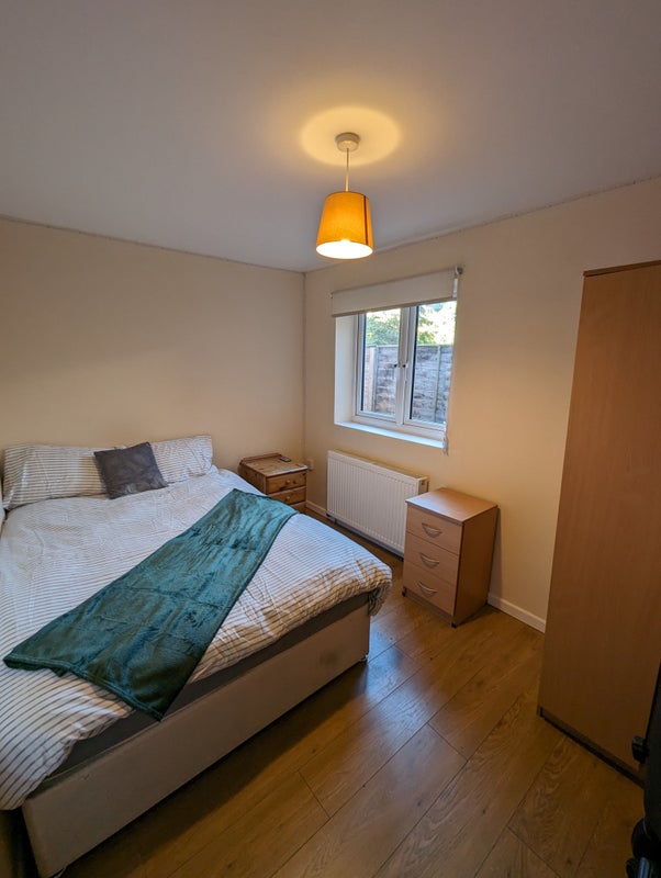 'Fantastic rooms in Cowley! Prime location' Room to Rent from SpareRoom
