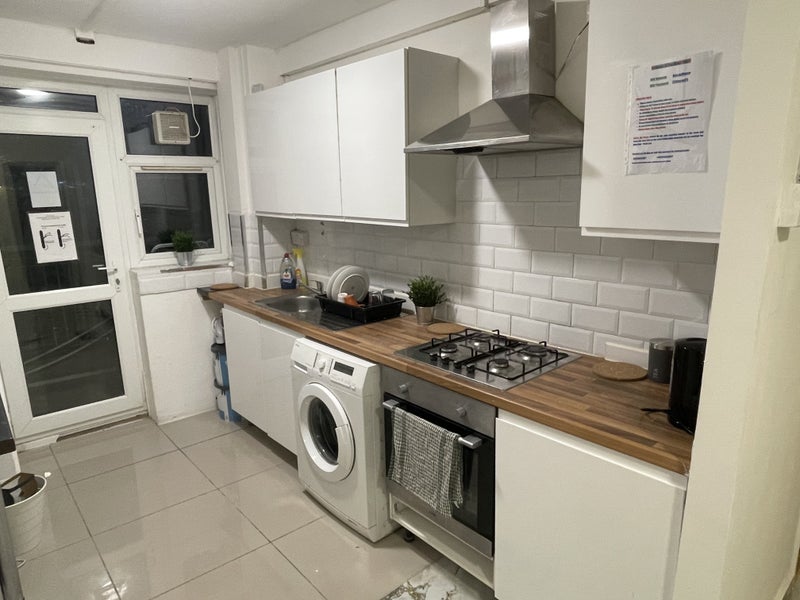 Photo 1: Kitchen