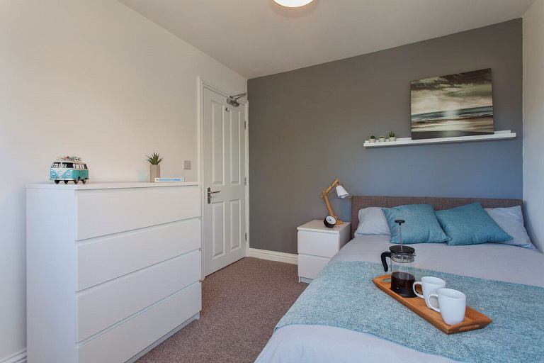 Photo 1: Bright and Airy Bedroom