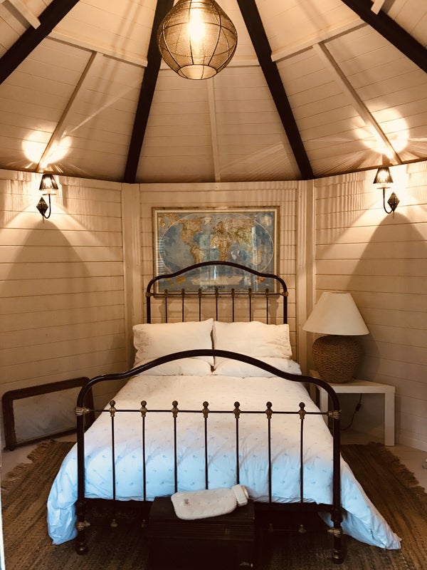 Photo 1: Garden bedroom image 1