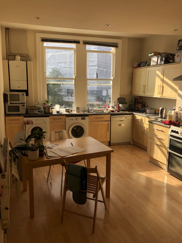 Photo 1: The kitchen!