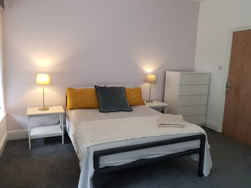 Photo 1: Bedroom 4 - available