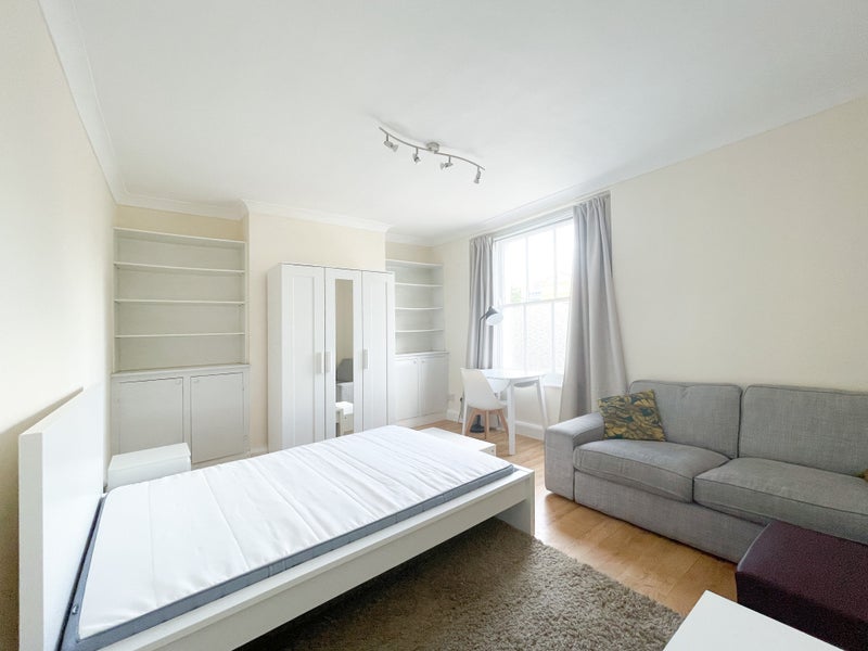 'Big Doubleroom In Camden' Room to Rent from SpareRoom