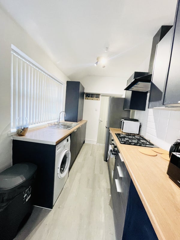 'Superb Student House Near Teesside Uni' Room to Rent from SpareRoom