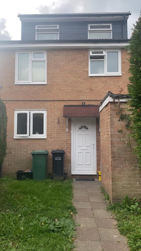 Photo 1: Property