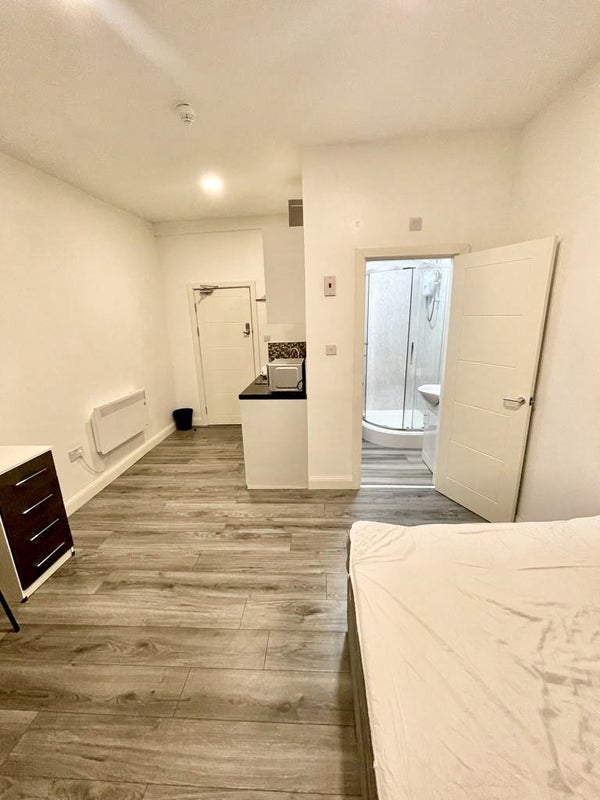 'EnSuite Studio, All Bills Included. CV1 2GB' Room to Rent from SpareRoom