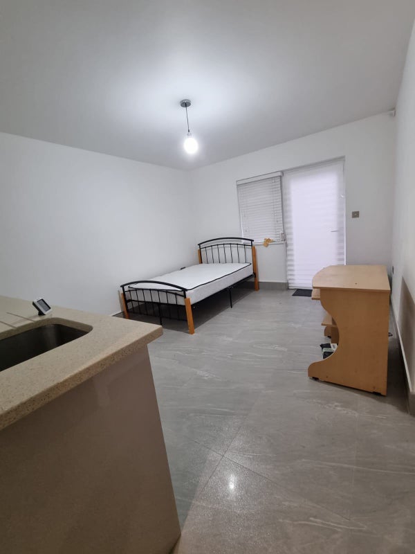 'Studio Wallington SM6' Room to Rent from SpareRoom