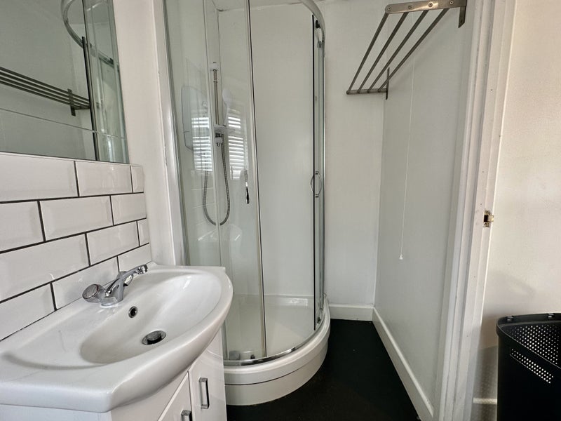 'Studio ensuite kitchen Cranfield Village Mk43 0EW ' Room to Rent from