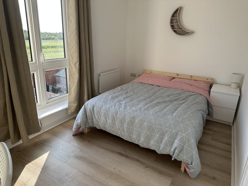 'Double Room Cleeve' Room to Rent from SpareRoom