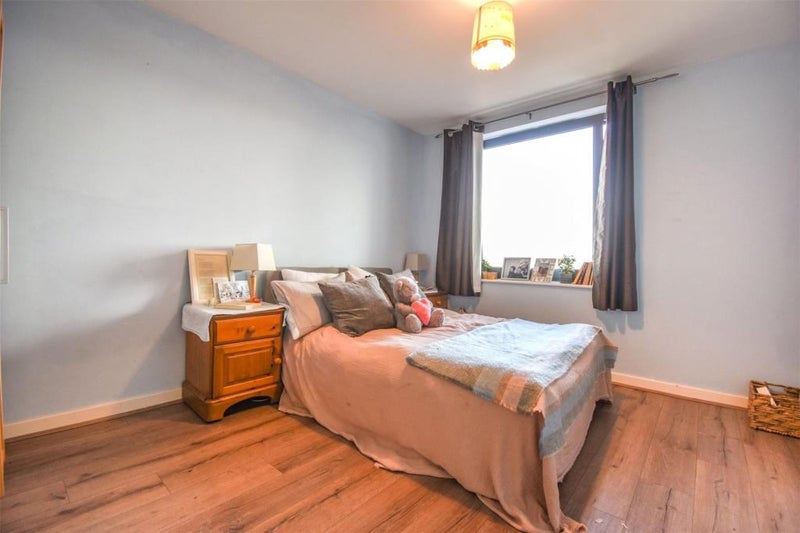 Photo 1: Bedroom on offer
