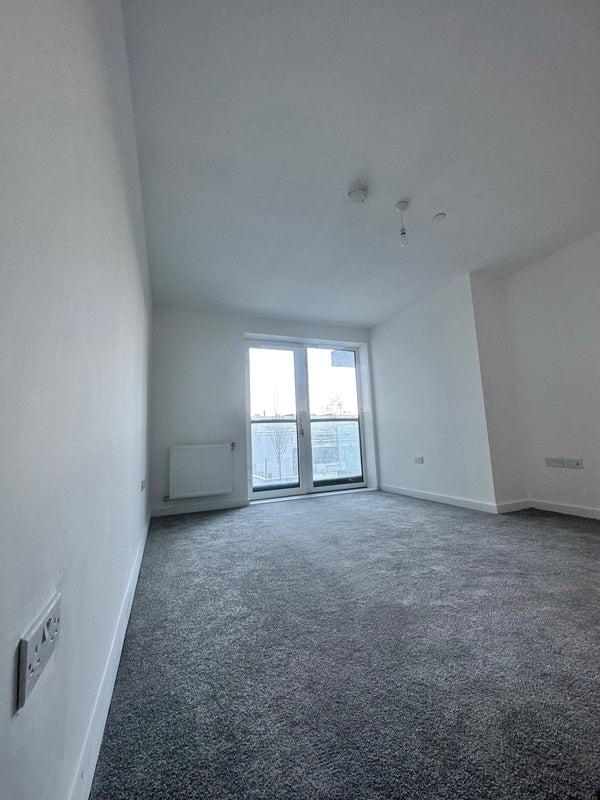 Photo 1: Room 