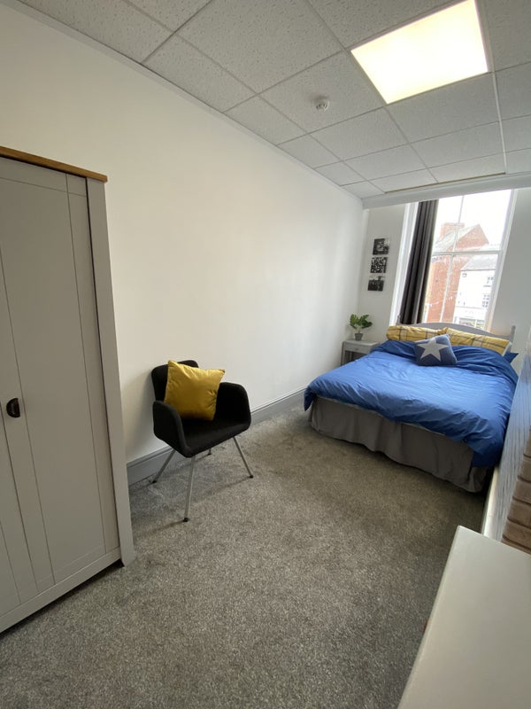 'Room to let in Rugeley Town Centre' Room to Rent from SpareRoom