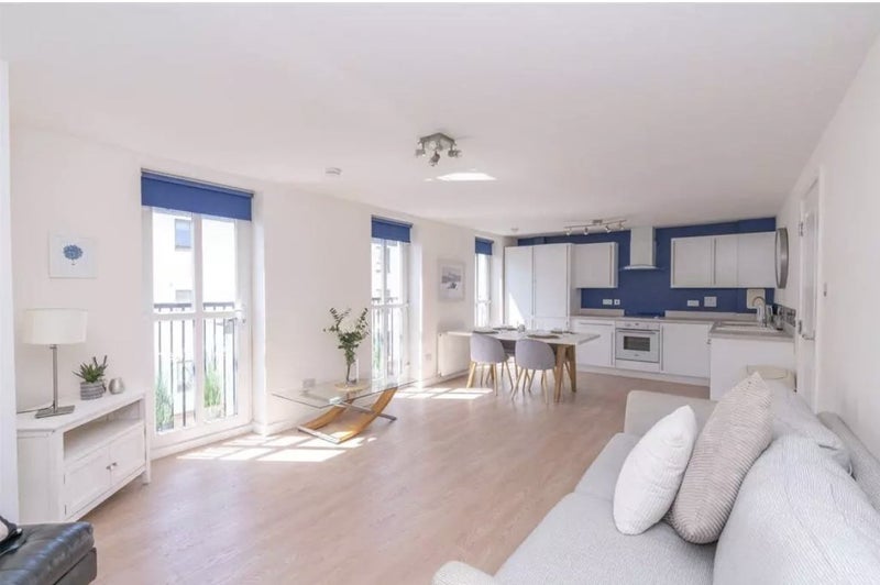 'Double room in Spacious flat, Newhaven' Room to Rent from SpareRoom