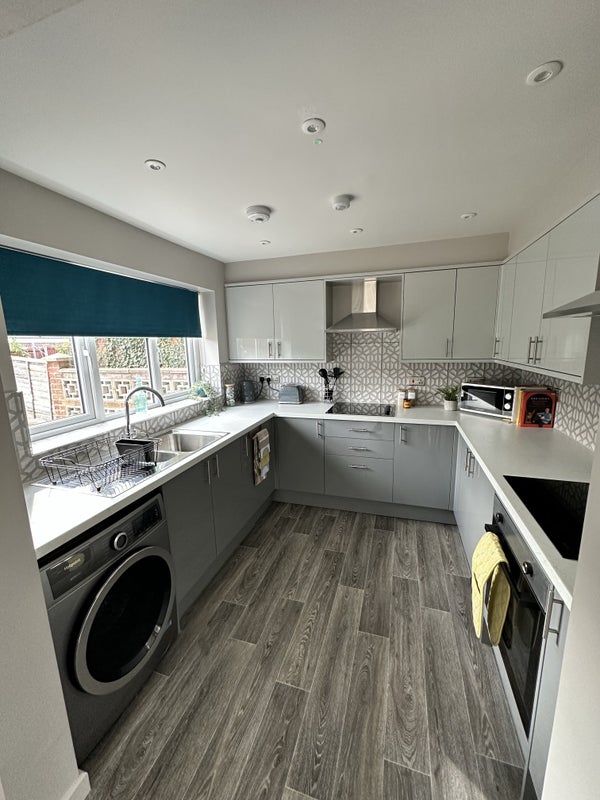 Photo 6: Main Kitchen 