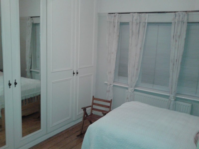 Photo 1: Double bedroom