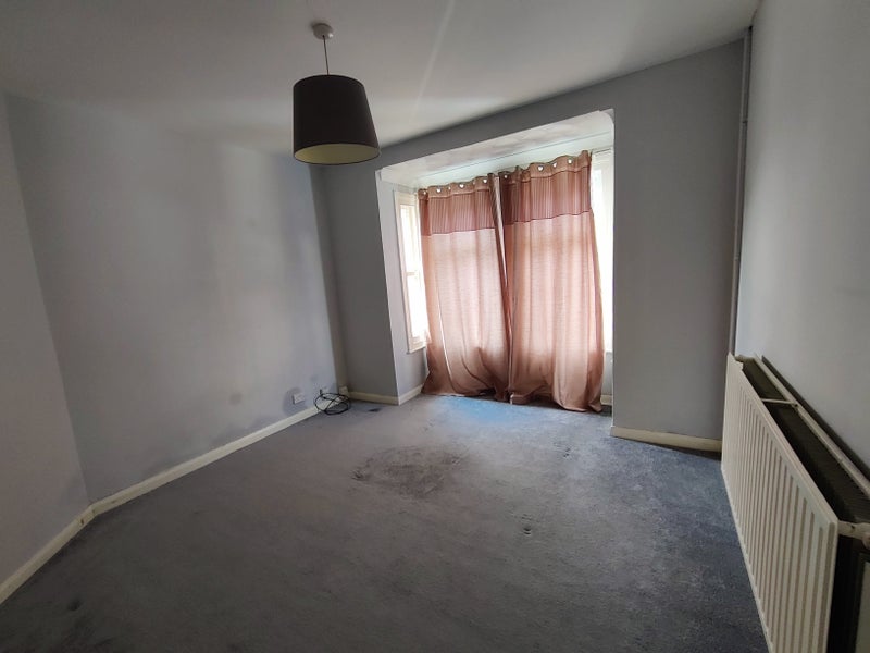 Photo 1: Bedroom 
