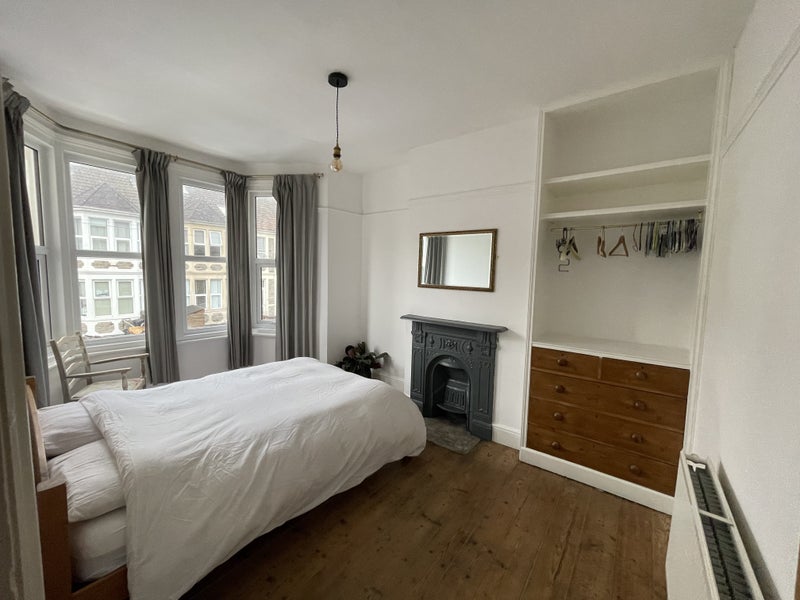 Photo 1: Front room overview