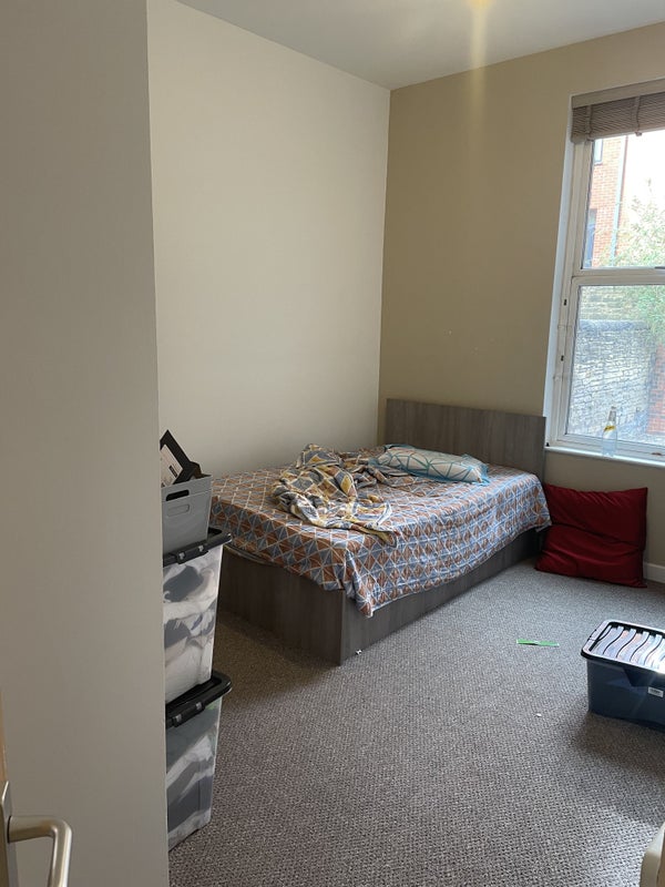 'Flatmate Wanted' Room to Rent from SpareRoom