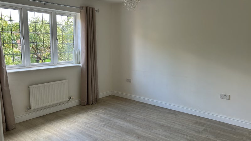 Photo 1: Bedroom a