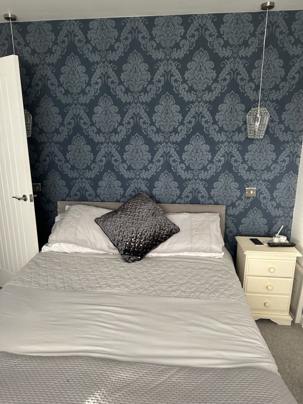 Photo 1: Double Vedroom