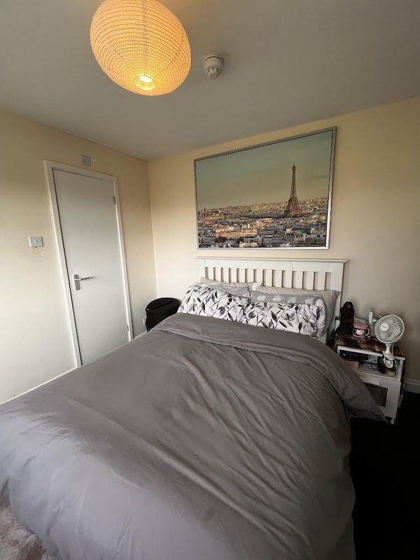 Photo 1: Double Bedroom