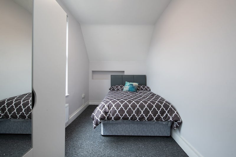 'Legendary Rooms In Wimbledon 0 Deposit' Room to Rent from SpareRoom