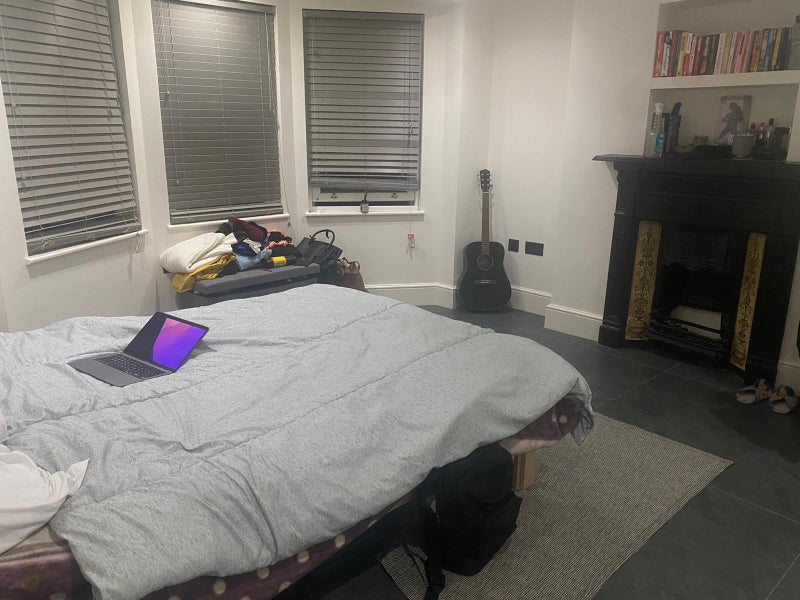 Photo 1: Bedroom