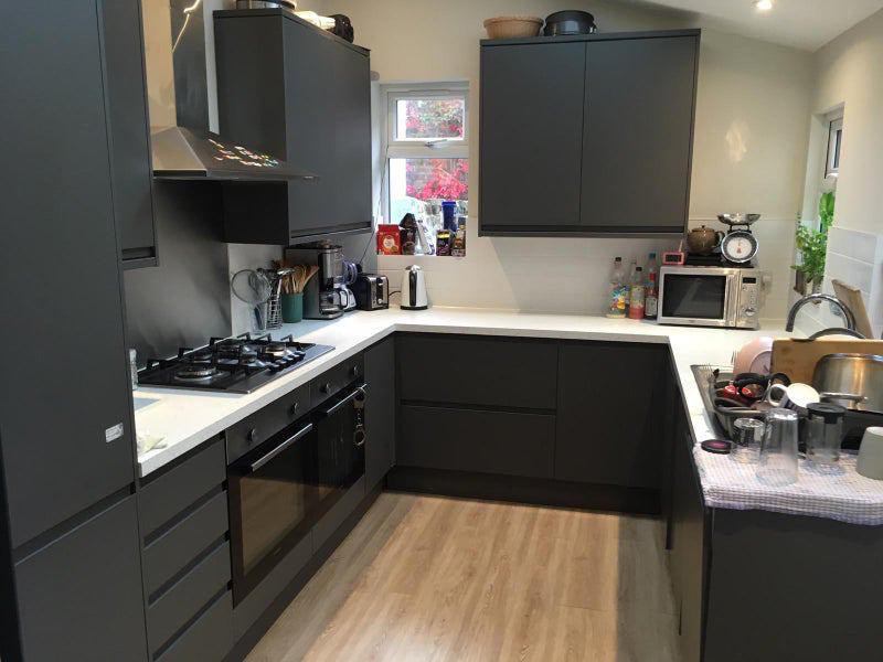 'Double room available in Poets Corner' Room to Rent from SpareRoom